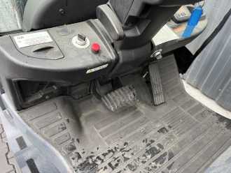 Használt targonca TOYOTA 8FGF15F GAS VIERRADFRONTSTAPLER (13030998)
