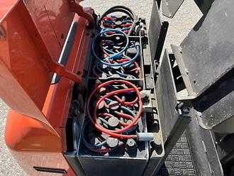 Használt targonca TOYOTA 8L0P25P - 2400mm ELEKTRO NIEDERHUBWAGENFAHRERSTAND (13057525)