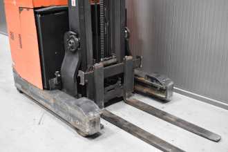 Használt targonca TOYOTA RRE 160 CC /54562/ ELEKTRO SCHUBMASTSTAPLER (12958206)