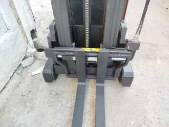 Használt targonca TOYOTA RRE120M ELEKTRO SCHUBMASTSTAPLER (13067368)
