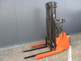 Használt targonca TOYOTA RWE120 ELEKTRO HOCHHUBWAGENFAHRERSTAND (13028626)