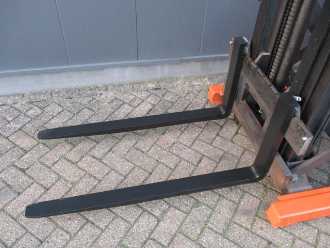 Használt targonca TOYOTA RWE120 ELEKTRO HOCHHUBWAGENFAHRERSTAND (13028626)