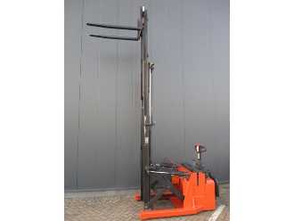 Használt targonca TOYOTA RWE120 ELEKTRO HOCHHUBWAGENFAHRERSTAND (13028626)