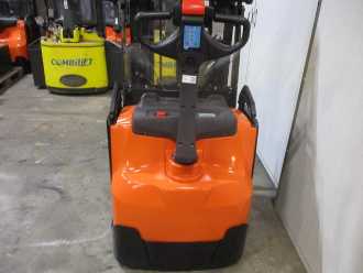 Használt targonca TOYOTA SWE120XR ELEKTRO HOCHHUBWAGENDEICHSEL (13071602)