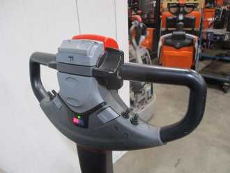 Használt targonca TOYOTA SWE120XR ELEKTRO HOCHHUBWAGENDEICHSEL (13071602)