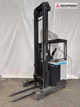 Használt targonca UNICARRIERS 160DTFVRF917UMS - 3086 Std. ELEKTRO SCHUBMASTSTAPLER (13070815)