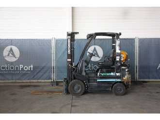 Használt targonca WEITERE UniCarriers P1D1A18LQ GAS VIERRADFRONTSTAPLER (13047023)