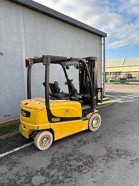 Használt targonca YALE ERP 30 VL Value ELEKTRO VIERRADFRONTSTAPLER (13004493)