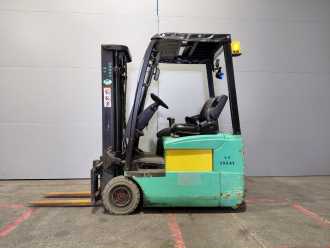 Használt targonca YALE ERP16 ATF ELEKTRO DREIRADFRONTSTAPLER (13048319)