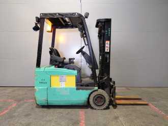Használt targonca YALE ERP16 ATF ELEKTRO DREIRADFRONTSTAPLER (13048319)