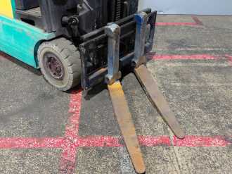 Használt targonca YALE ERP16 ATF ELEKTRO DREIRADFRONTSTAPLER (13070992)