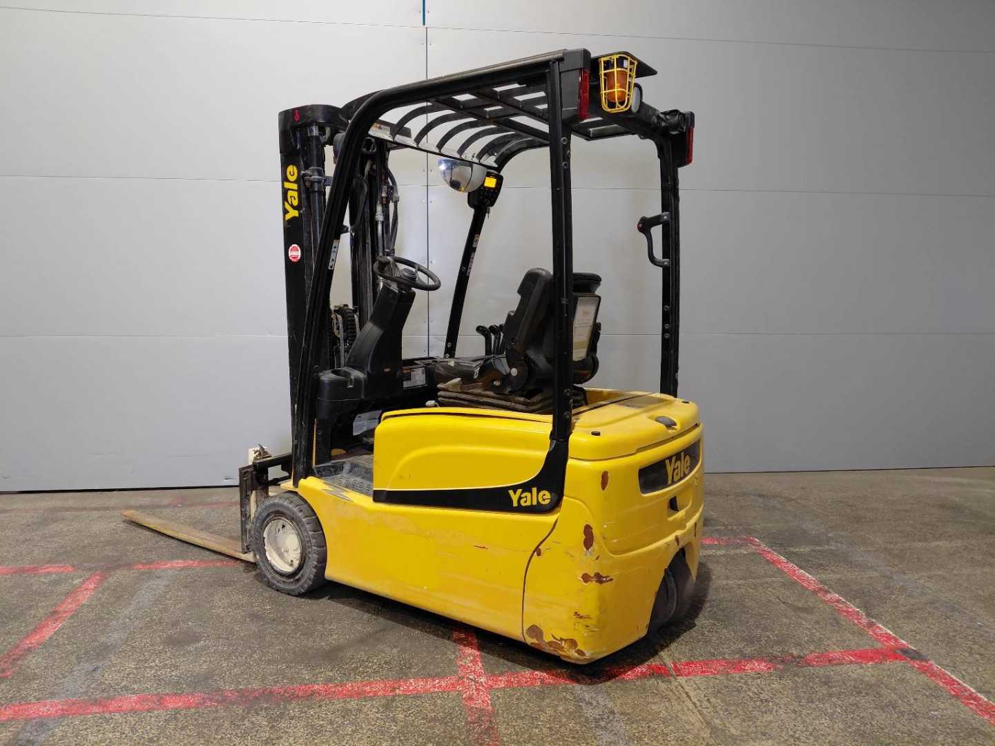 Használt targonca YALE ERP18VT ELEKTRO DREIRADFRONTSTAPLER (13065343)