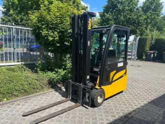 Használt targonca YALE ERP18VT MWB E2260 ELEKTRO DREIRADFRONTSTAPLER (13061211) backdrop