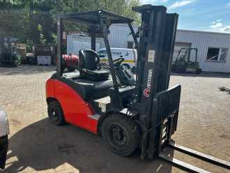 Heftruck gebruikt ARTISON EFG25.48-ECO GAS VIERRADFRONTSTAPLER (12957414)