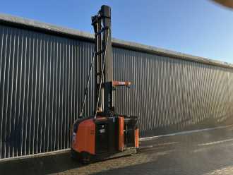 Heftruck gebruikt BT OME100H ELEKTRO HOCHHUBKOMMISSIONIERER (13012100) backdrop