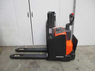 Heftruck gebruikt BT SWE200D ELEKTRO HOCHHUBWAGENFAHRERSTAND (13071607) backdrop