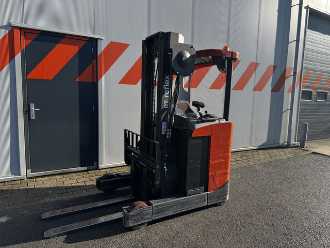 Heftruck gebruikt BT Toyota RRE160 ELEKTRO SCHUBMASTSTAPLER (13063889) backdrop