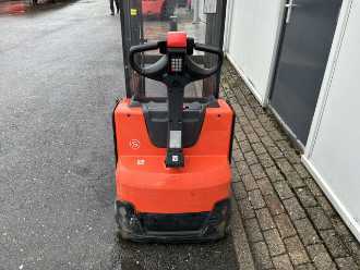Heftruck gebruikt BT Toyota SWE140L ELEKTRO HOCHHUBWAGENDEICHSEL (13075305)