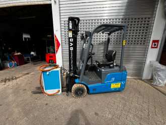 Heftruck gebruikt BYD ECB16B ELEKTRO DREIRADFRONTSTAPLER (12929489) backdrop