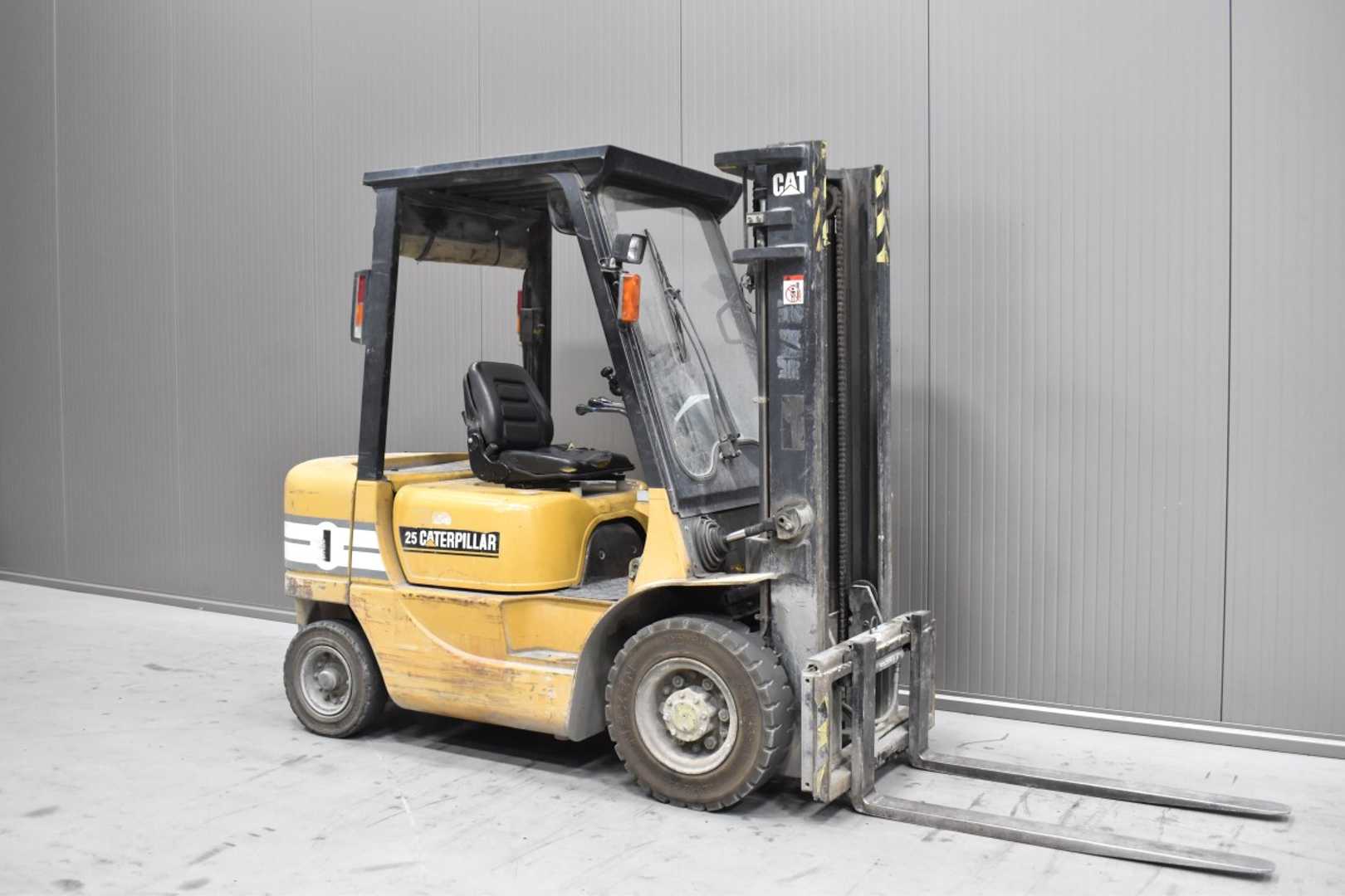 Heftruck gebruikt CATERPILLAR DP 25 K /58724/ DIESEL VIERRADFRONTSTAPLER (13065573)