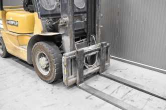 Heftruck gebruikt CATERPILLAR DP 25 K /58724/ DIESEL VIERRADFRONTSTAPLER (13065573)