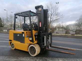Heftruck gebruikt CATERPILLAR EC55N ELEKTRO VIERRADFRONTSTAPLER (12438026)