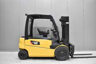 Heftruck gebruikt CATERPILLAR EP 40 /55749/ ELEKTRO VIERRADFRONTSTAPLER (13068425)