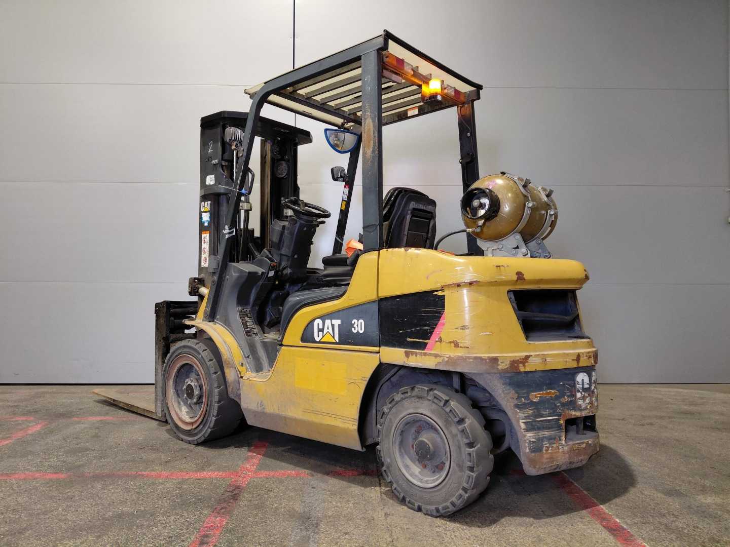 Heftruck gebruikt CATERPILLAR GP30NTD GAS VIERRADFRONTSTAPLER (13037913)