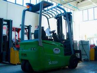 Heftruck gebruikt CESAB B-320 ELEKTRO DREIRADFRONTSTAPLER (11963021) backdrop