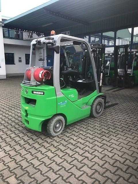 Heftruck gebruikt CESAB M318LPG GAS VIERRADFRONTSTAPLER (12887513)