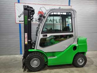 Heftruck gebruikt CESAB M320H-DV DIESEL VIERRADFRONTSTAPLER (13058096) backdrop