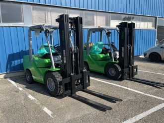 Heftruck gebruikt CESAB chariot �l�vateur � fourches DIESEL VIERRADFRONTSTAPLER (12784420) backdrop