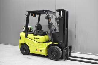 Heftruck gebruikt CLARK GTS 25L /57446/ GAS VIERRADFRONTSTAPLER (13032038) backdrop