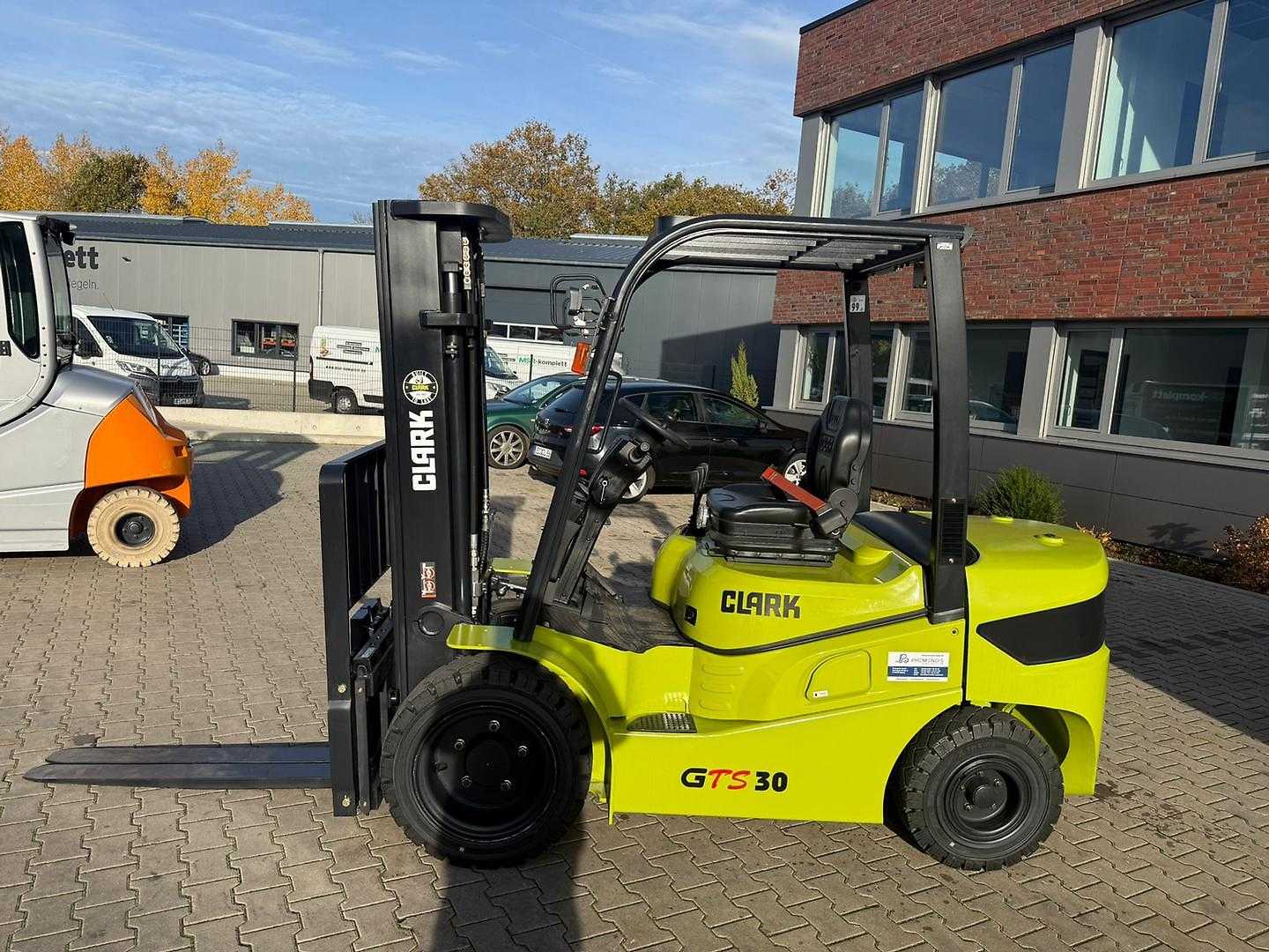 Heftruck gebruikt CLARK GTS 30 D DIESEL VIERRADFRONTSTAPLER (12999098)