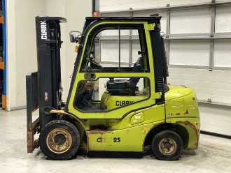 Heftruck gebruikt CLARK GTS25D DIESEL VIERRADFRONTSTAPLER (13010827)