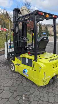 Heftruck gebruikt CLARK chariot �l�vateur � fourches ELEKTRO VIERRADFRONTSTAPLER (13033964) backdrop