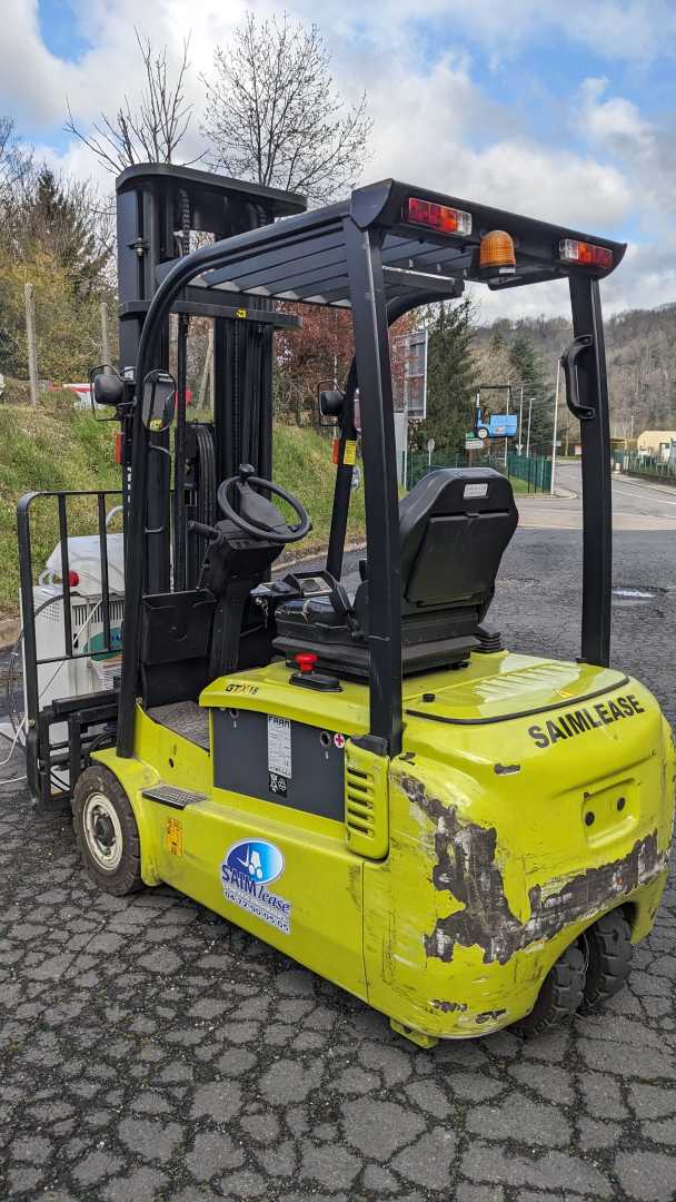 Heftruck gebruikt CLARK chariot �l�vateur � fourches ELEKTRO VIERRADFRONTSTAPLER (13033965)