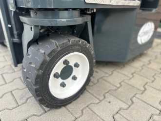 Heftruck gebruikt COMBILIFT CB3000 //2016 year // Toyota engine GAS VIERWEGESTAPLER (13052124)