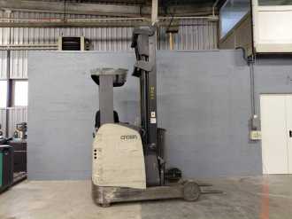 Heftruck gebruikt CROWN ESR 5260 ELEKTRO SCHUBMASTSTAPLER (13000059)
