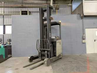 Heftruck gebruikt CROWN ESR 5260 ELEKTRO SCHUBMASTSTAPLER (13000059)