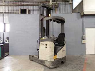 Heftruck gebruikt CROWN ESR 5260 ELEKTRO SCHUBMASTSTAPLER (13000526)