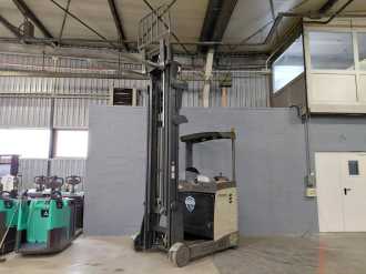 Heftruck gebruikt CROWN ESR 5260 ELEKTRO SCHUBMASTSTAPLER (13000526)