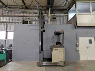 Heftruck gebruikt CROWN ESR 5260 ELEKTRO SCHUBMASTSTAPLER (13000526)