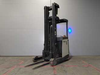 Heftruck gebruikt CROWN ESR 5260 ELEKTRO SCHUBMASTSTAPLER (13048326)
