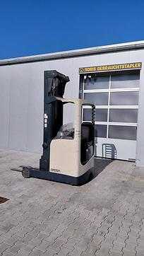 Heftruck gebruikt CROWN ESR4500 ELEKTRO SCHUBMASTSTAPLER (13026971)