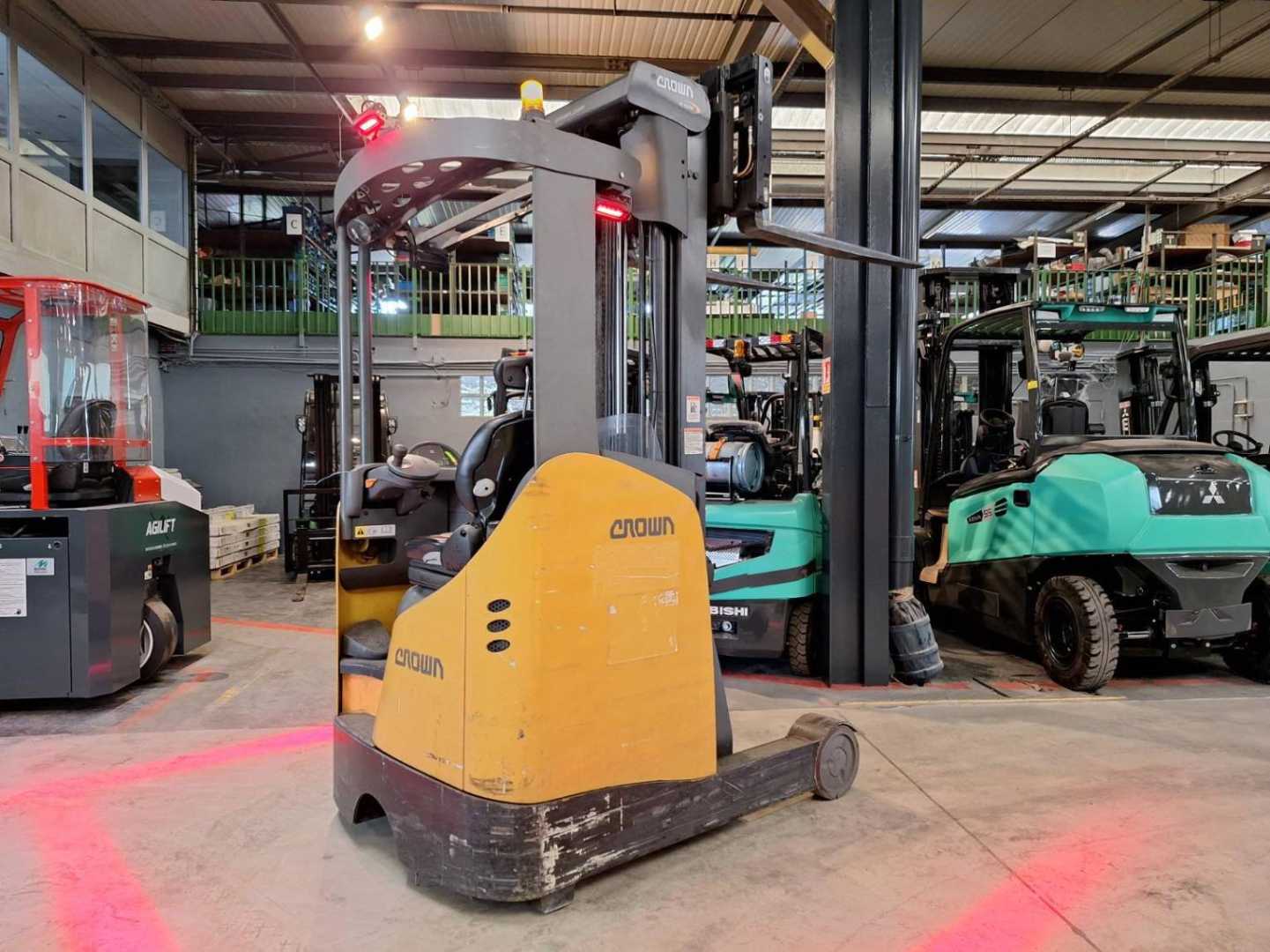 Heftruck gebruikt CROWN ESR5260-1.4 ELEKTRO SCHUBMASTSTAPLER (12905611)