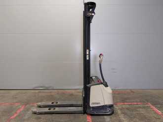 Heftruck gebruikt CROWN WF3000 ELEKTRO HOCHHUBWAGENDEICHSEL (13073596)