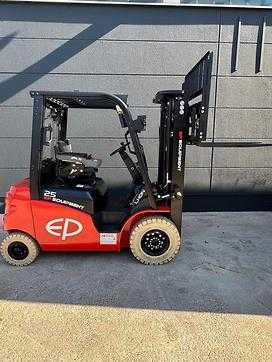 Heftruck gebruikt EP EFL253 Lithium Ionen ELEKTRO VIERRADFRONTSTAPLER (13034782)