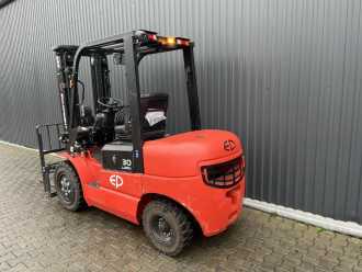 Heftruck gebruikt EP EFL302 ELEKTRO VIERRADFRONTSTAPLER (12997779)