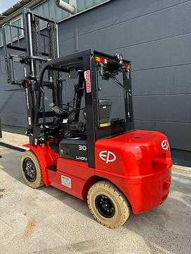 Heftruck gebruikt EP EFXZ301-H Lithium Ionen ELEKTRO VIERRADFRONTSTAPLER (13034763) backdrop
